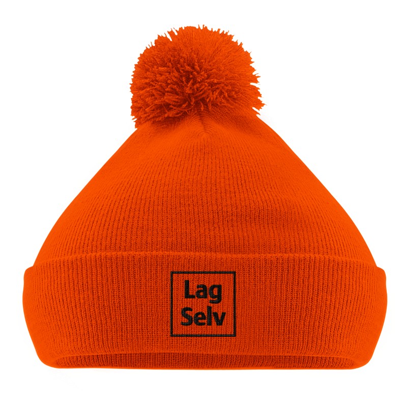 Stickad mössa med tofs och broderi | Designa din egen mössa