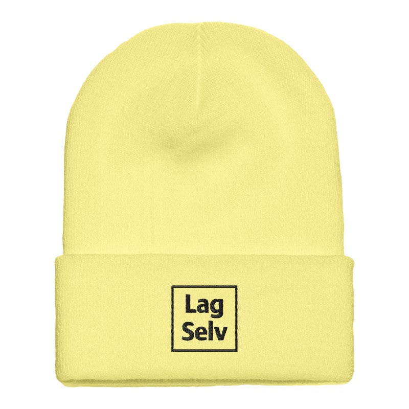 Klassisk ribbstickad mössa med broderi | Designa din egen mössa