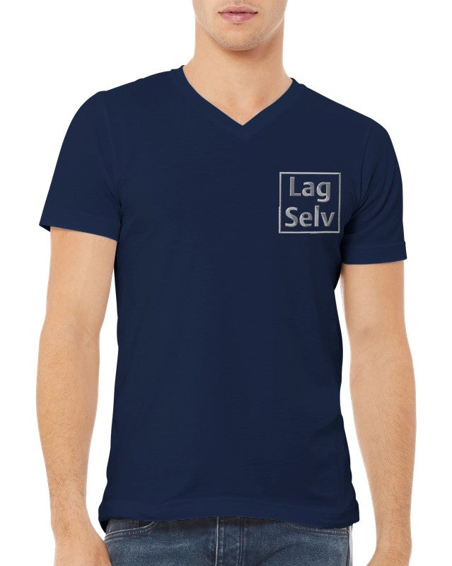 Designa din egen premium-unisex-T-shirt med V-ringning och personligt broderi
