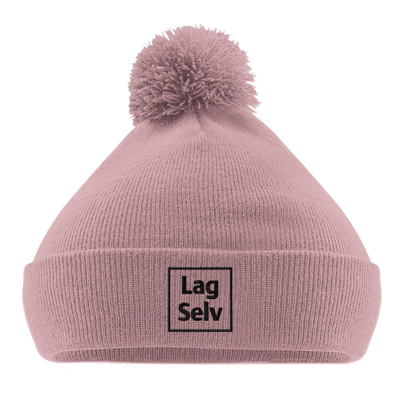 Stickad mössa med tofs och broderi | Designa din egen mössa
