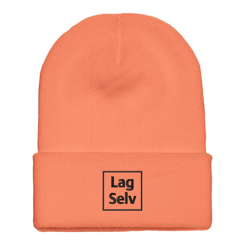 Klassisk ribbstickad mössa med broderi | Designa din egen mössa