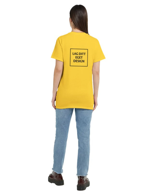 Designa din egen heavyweight-T-shirt för kvinnor med eget tryck