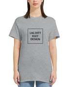 Designa din egen heavyweight-T-shirt för kvinnor med eget tryck