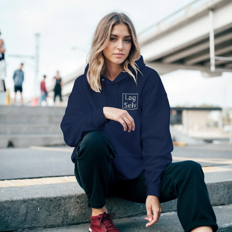 Personlig huvtröja med eget broderi | klassisk pullover