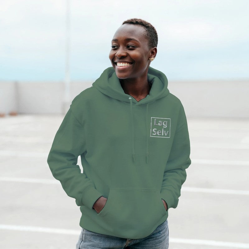 Personlig huvtröja med eget broderi | klassisk pullover